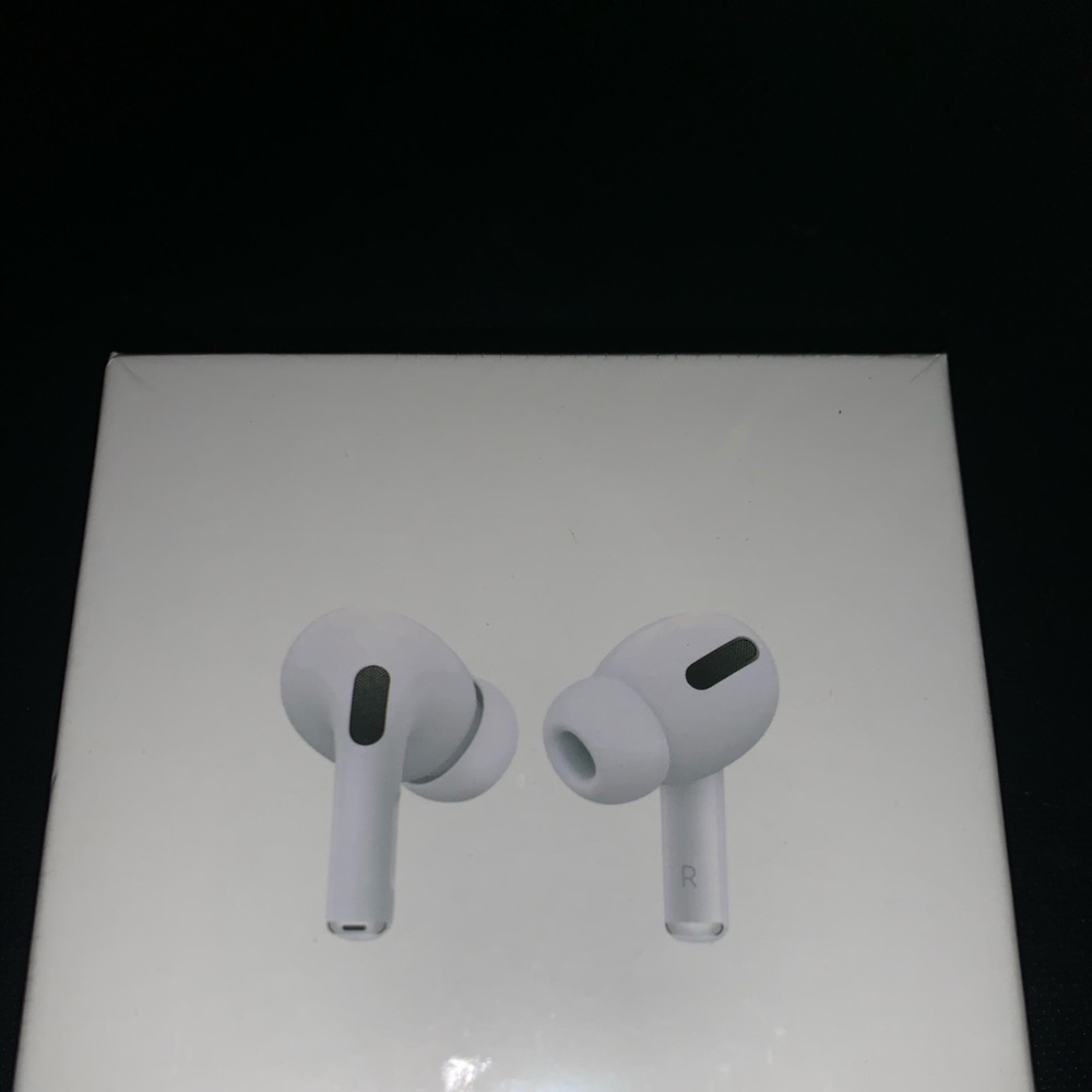Air Pod Pros - Picture 2 of 4